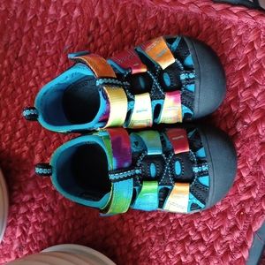 Keen toddler water shoes/ sandals, little kids size 6